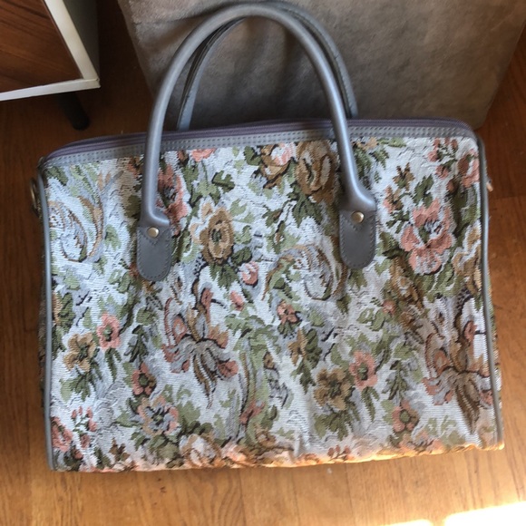 Vintage Luggage - Picture 2 of 3